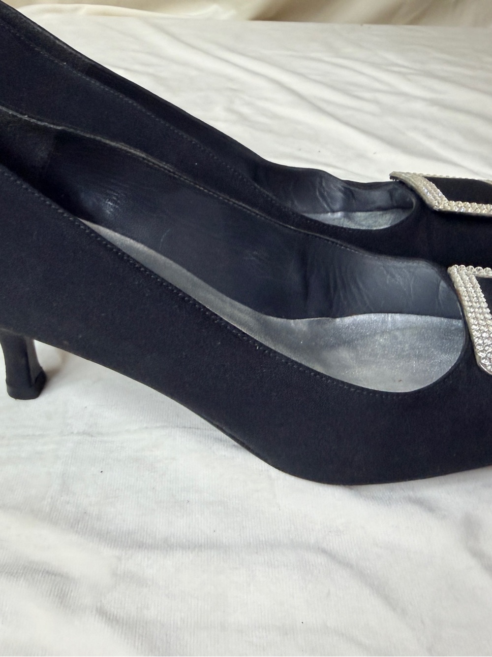 Stuart Weitzman - Picture 4 of 8